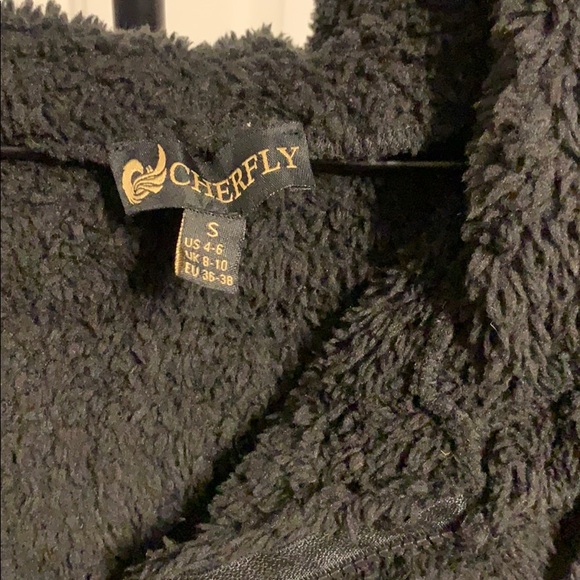 Fuzzy pullover - Picture 2 of 3